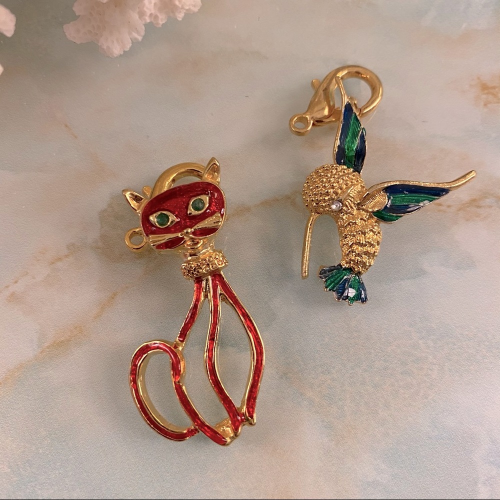 Lot of 2 Vintage Charms Cat and Hummingbird Enamel